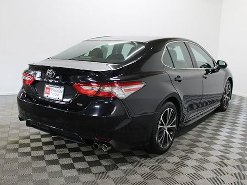 Used 2018 Toyota Camry SE w/ Moonroof Package image 6