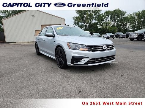 Used 2018 Volkswagen Passat 2.0T R-Line FWD image 1
