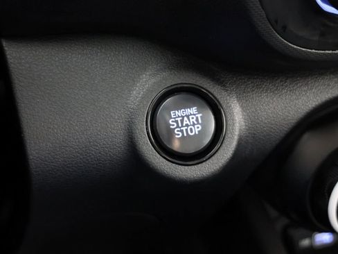 Used 2022 Hyundai Venue Limited w/ Cargo Package image 17