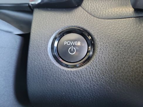 Used 2025 Toyota Camry SE image 7