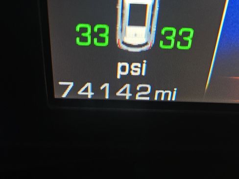 Used 2017 Cadillac XT5 Luxury w/ Driver Awareness Package image 19