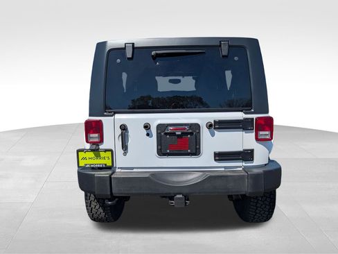 Used 2017 Jeep Wrangler Unlimited Sahara AWD/4WD image 7