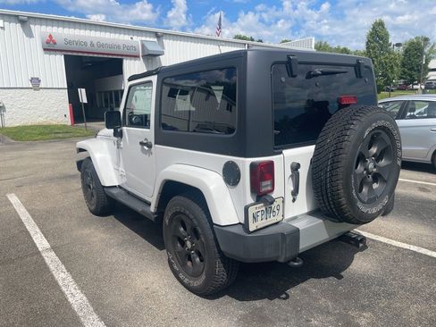 Used 2015 Jeep Wrangler Sahara w/ Dual Top Group AWD/4WD image 3