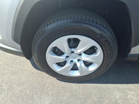 Used 2023 Toyota RAV4 LE AWD/4WD image 4