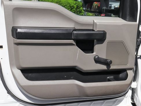 Used 2017 Ford F550 XL image 15