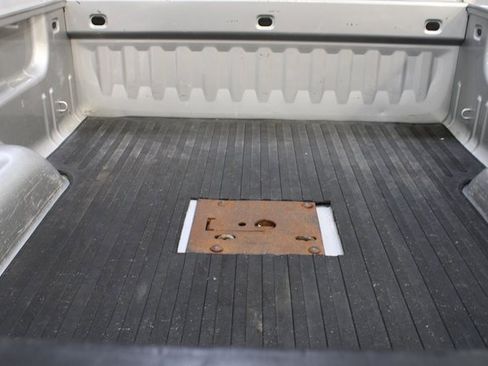 Used 2011 GMC Sierra 2500 SLT w/ Snow Plow Prep Package image 28