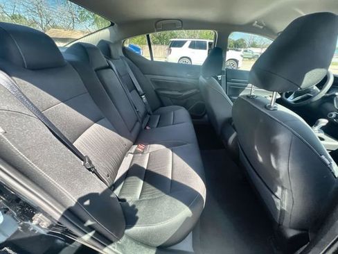 Used 2025 Nissan Altima 2.5 SV image 26