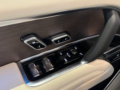 New 2026 Land Rover Range Rover SE AWD/4WD image 11