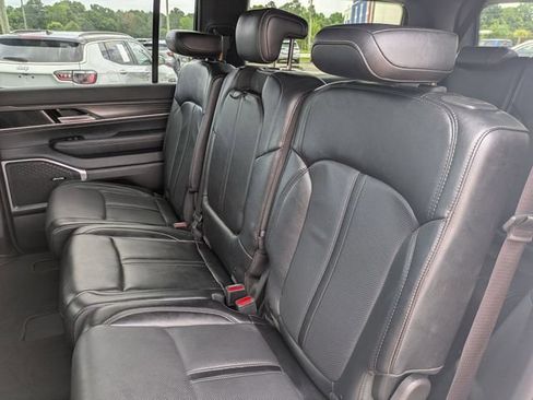 Used 2024 Jeep Wagoneer Series II w/ Flexible Seating Group RWD image 29