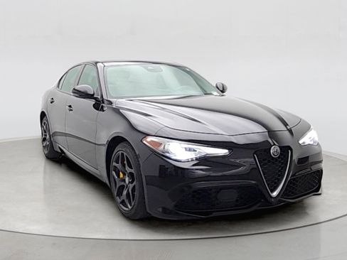Used 2020 Alfa Romeo Giulia AWD w/ Quick Order Package 22J Sport image 1