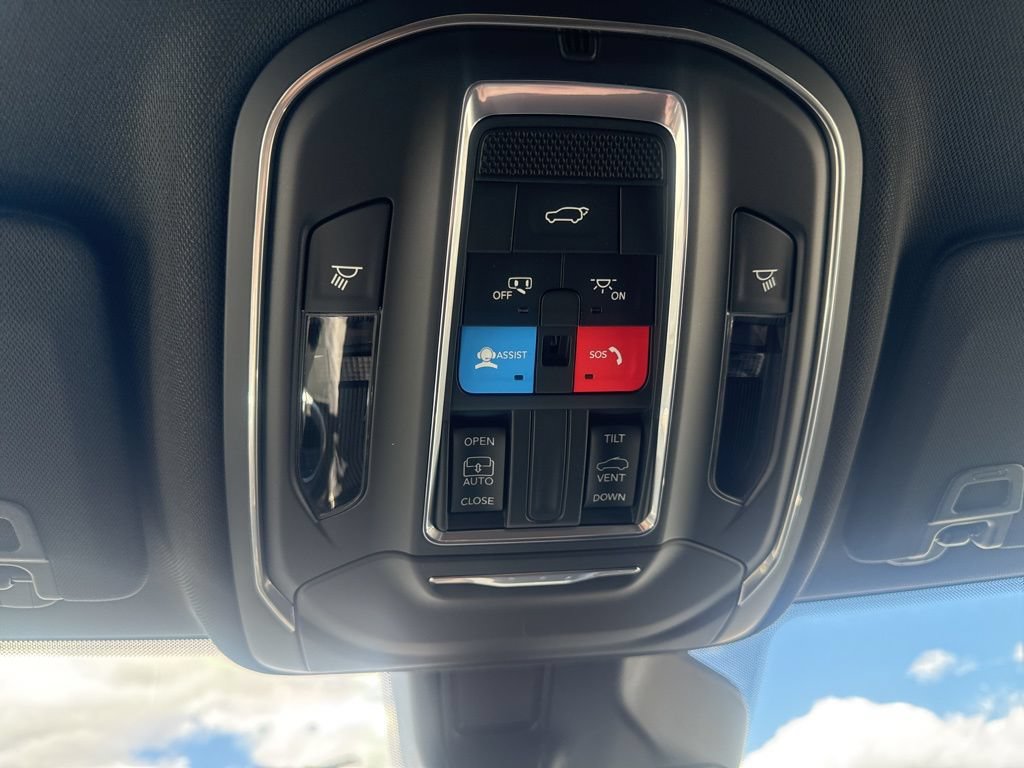 New 2026 Jeep Grand Cherokee Altitude AWD/4WD image 18