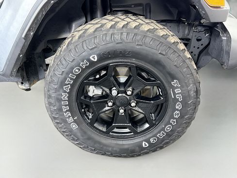 Used 2023 Jeep Wrangler Unlimited w/ Cold Weather Group image 32