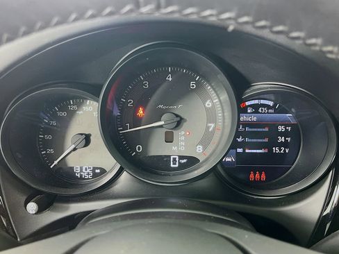 Certified 2023 Porsche Macan Turbo AWD/4WD image 12