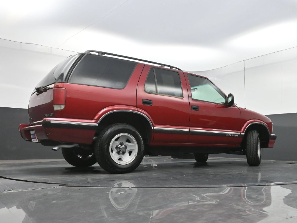 Used 1996 Chevrolet Blazer 2WD 4-Door image 21