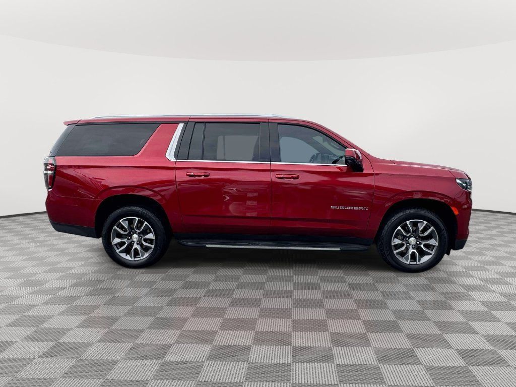 Used 2021 Chevrolet Suburban LT w/ LT Signature Package AWD/4WD image 8