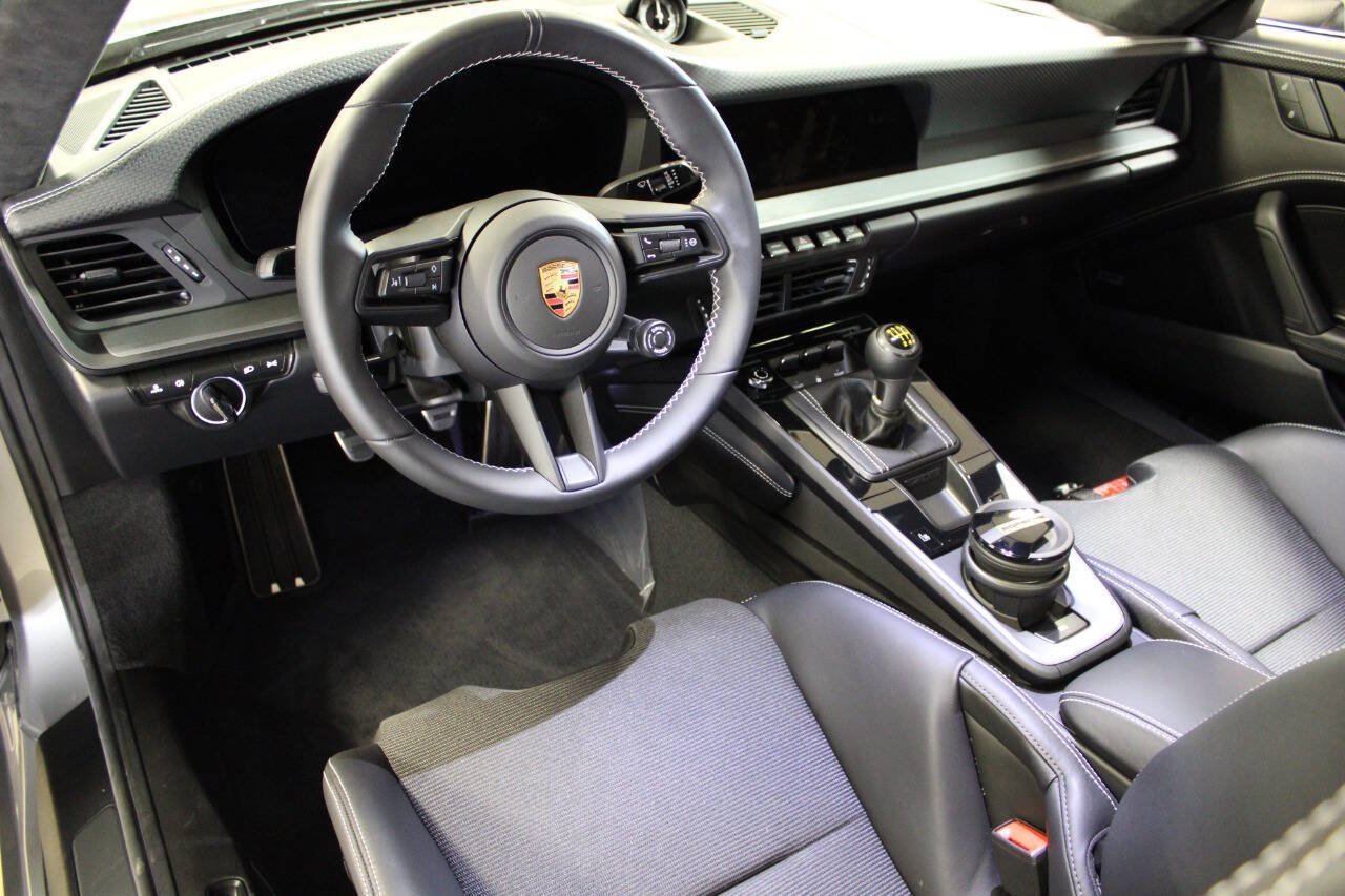 Used 2026 Porsche 911 GT3 RWD image 37