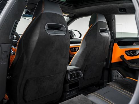 Used 2023 Lamborghini Urus S image 32