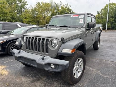 Used 2020 Jeep Gladiator Sport w/ Quick Order Package 23S AWD/4WD image 4