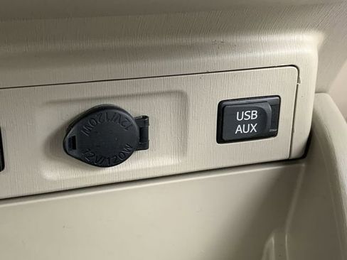 Used 2012 Toyota Prius V Five image 27