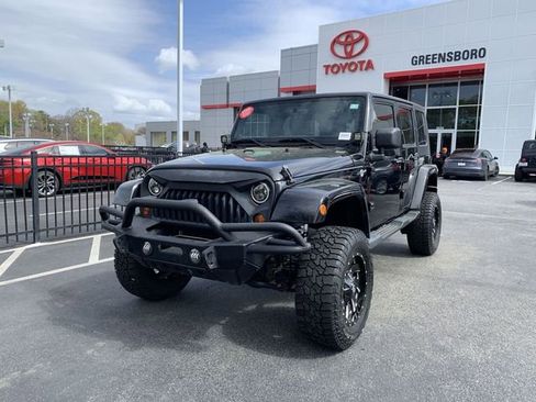 Used 2013 Jeep Wrangler Unlimited Sahara w/ Dual Top Group image 4