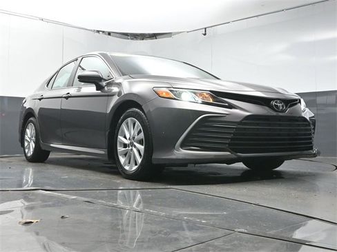 Used 2024 Toyota Camry LE image 29