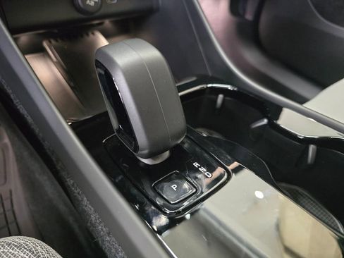 New 2026 Volvo EX40 Plus w/ Climate Package image 33