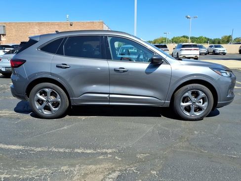 Used 2024 Ford Escape ST-Line w/ Tech Pack #1 AWD/4WD image 8