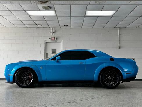 Used 2018 Dodge Challenger SRT Hellcat RWD image 4