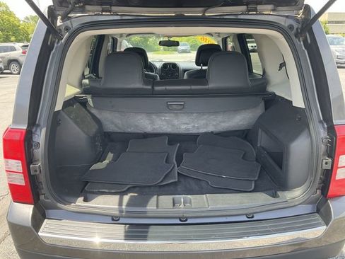Used 2016 Jeep Patriot High Altitude AWD/4WD image 30