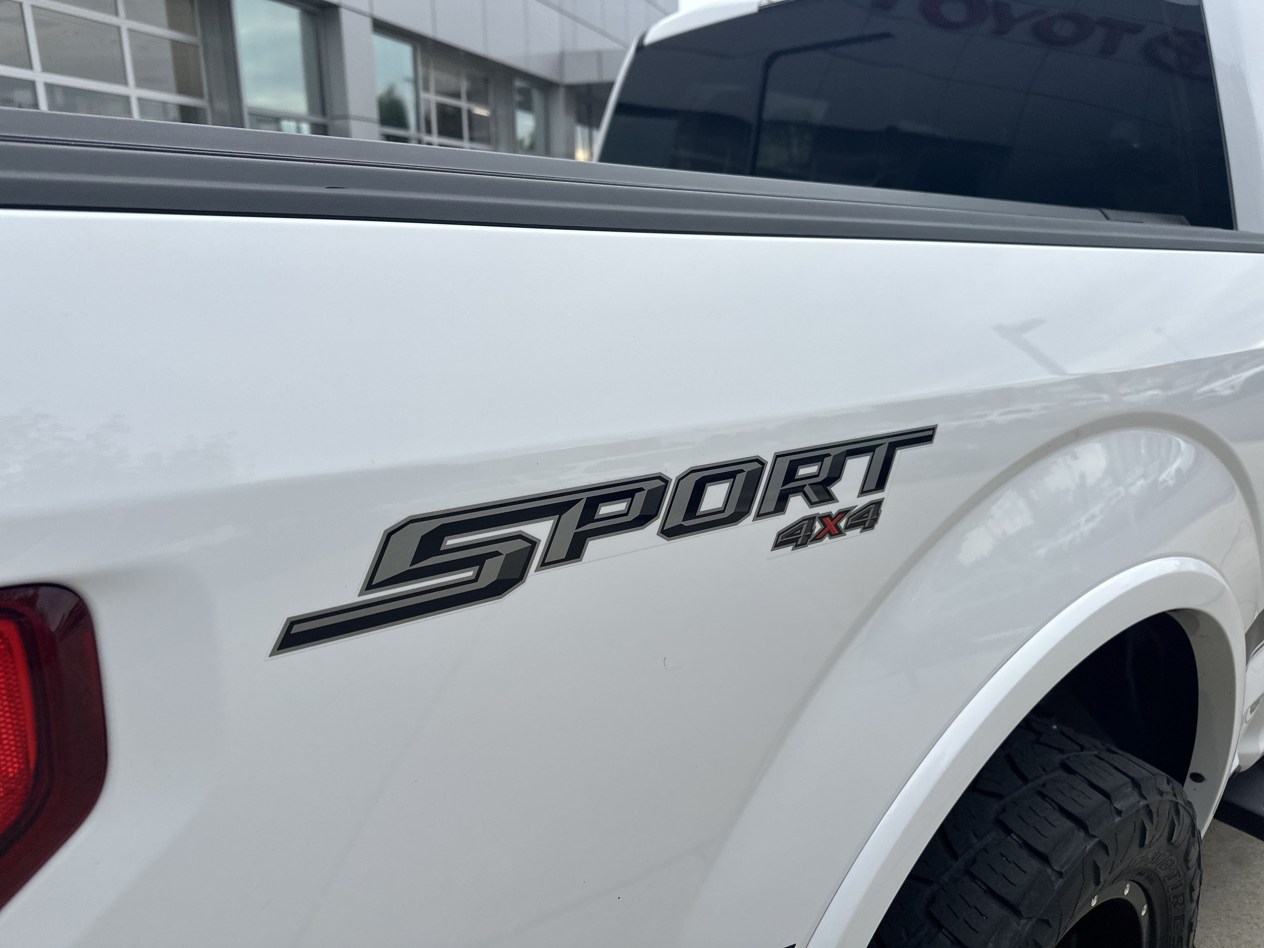 Used 2016 Ford F150 XLT w/ Equipment Group 302A Luxury AWD/4WD image 35