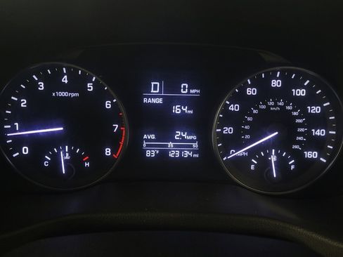 Used 2018 Hyundai Elantra SE image 23