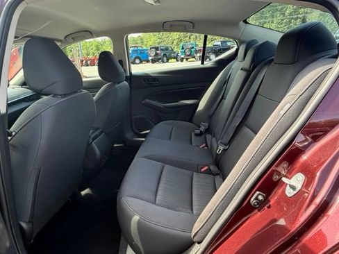 Used 2025 Nissan Altima 2.5 SV FWD image 14