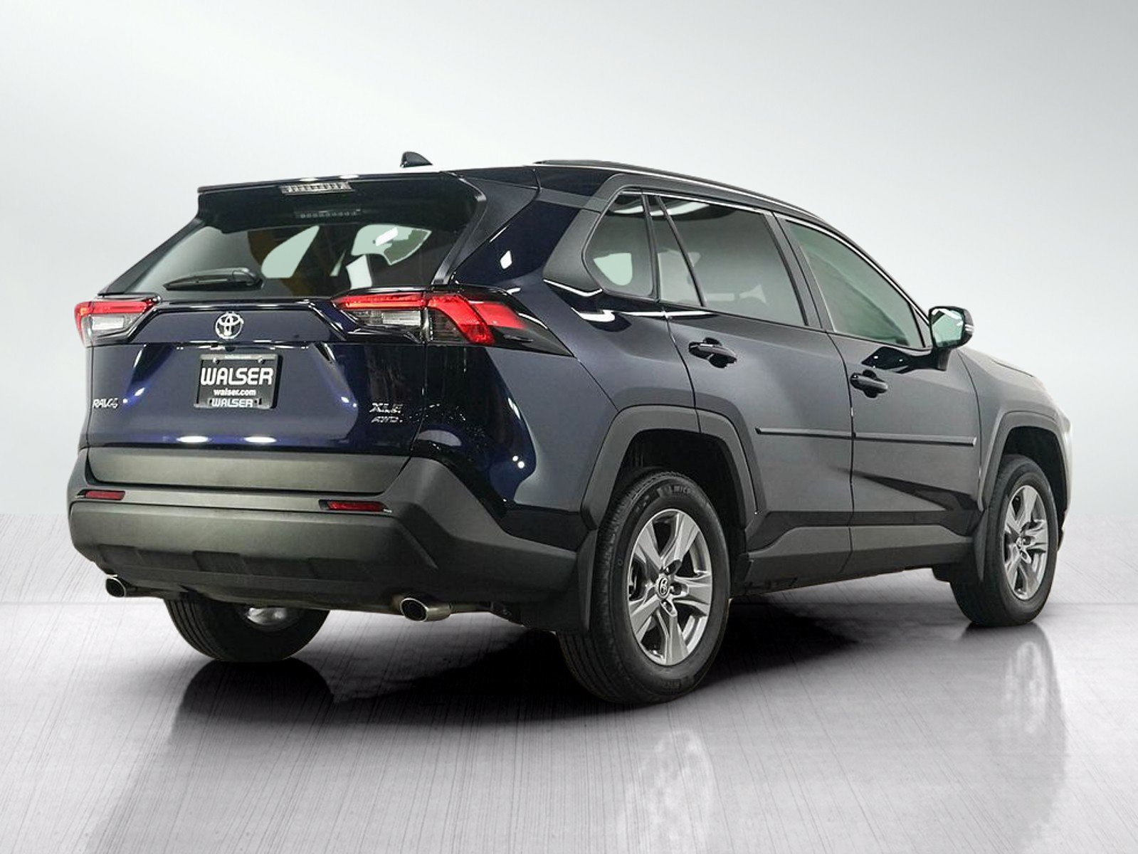 Used 2022 Toyota RAV4 XLE w/ Convenience Package AWD/4WD image 5