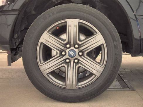 Used 2020 Ford F150 Lariat w/ Equipment Group 502A Luxury AWD/4WD image 9
