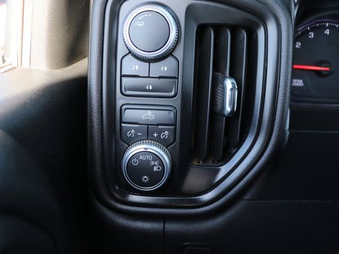 Used 2020 GMC Sierra 2500 4x4 Crew Cab w/ Convenience Package image 12