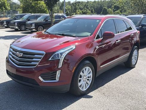 Used 2018 Cadillac XT5 FWD image 3