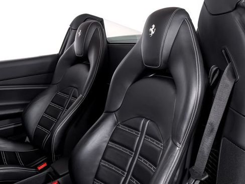Used 2016 Ferrari 488 Spider RWD image 21