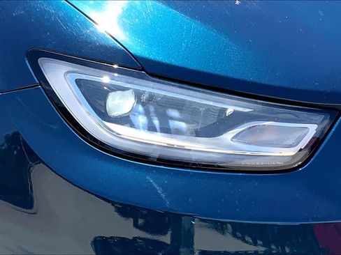 Used 2023 Chrysler Pacifica Touring-L FWD image 27
