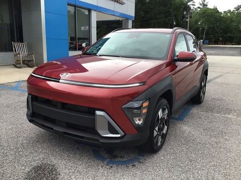 Used 2025 Hyundai Kona SEL AWD/4WD image 2