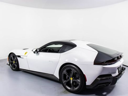 Certified 2025 Ferrari 12Cilindri RWD image 8