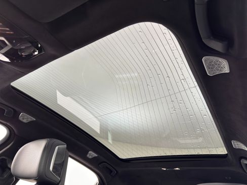 Used 2023 BMW 760i xDrive w/ Executive Package image 12