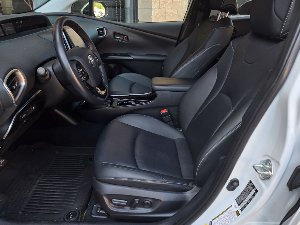 Used 2022 Toyota Prius Prime XLE FWD image 18