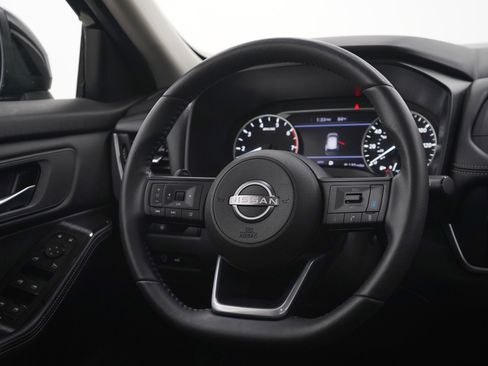 Used 2024 Nissan Rogue SV w/ SV Premium Package AWD/4WD image 15