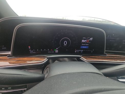 Used 2022 Cadillac Escalade Premium Luxury AWD/4WD image 10