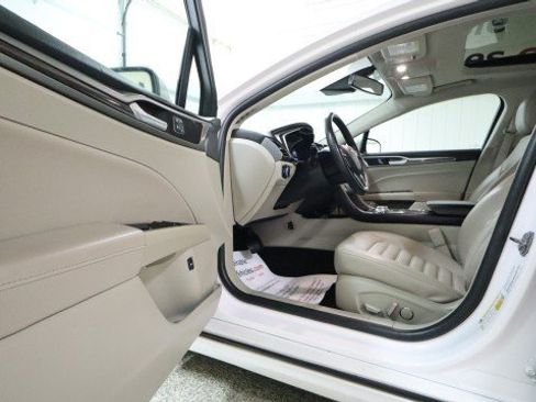 Used 2019 Ford Fusion SEL FWD image 9