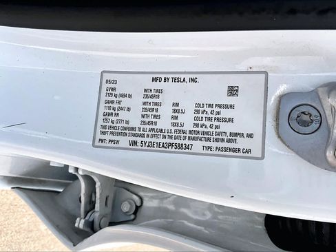 Used 2023 Tesla Model 3 Standard Range RWD image 33