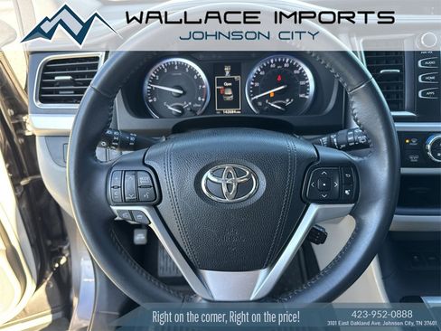Used 2016 Toyota Highlander XLE image 32