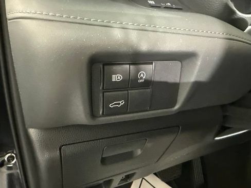 Used 2023 Toyota Highlander XLE FWD image 20
