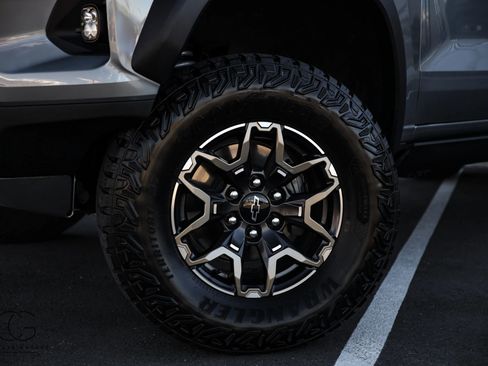 Used 2024 Chevrolet Colorado ZR2 w/ ZR2 Convenience Package III image 6