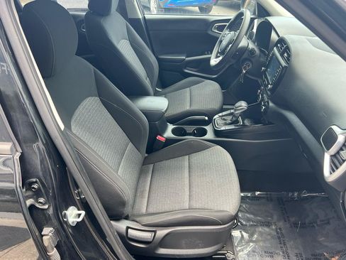 Used 2021 Kia Soul S FWD image 19